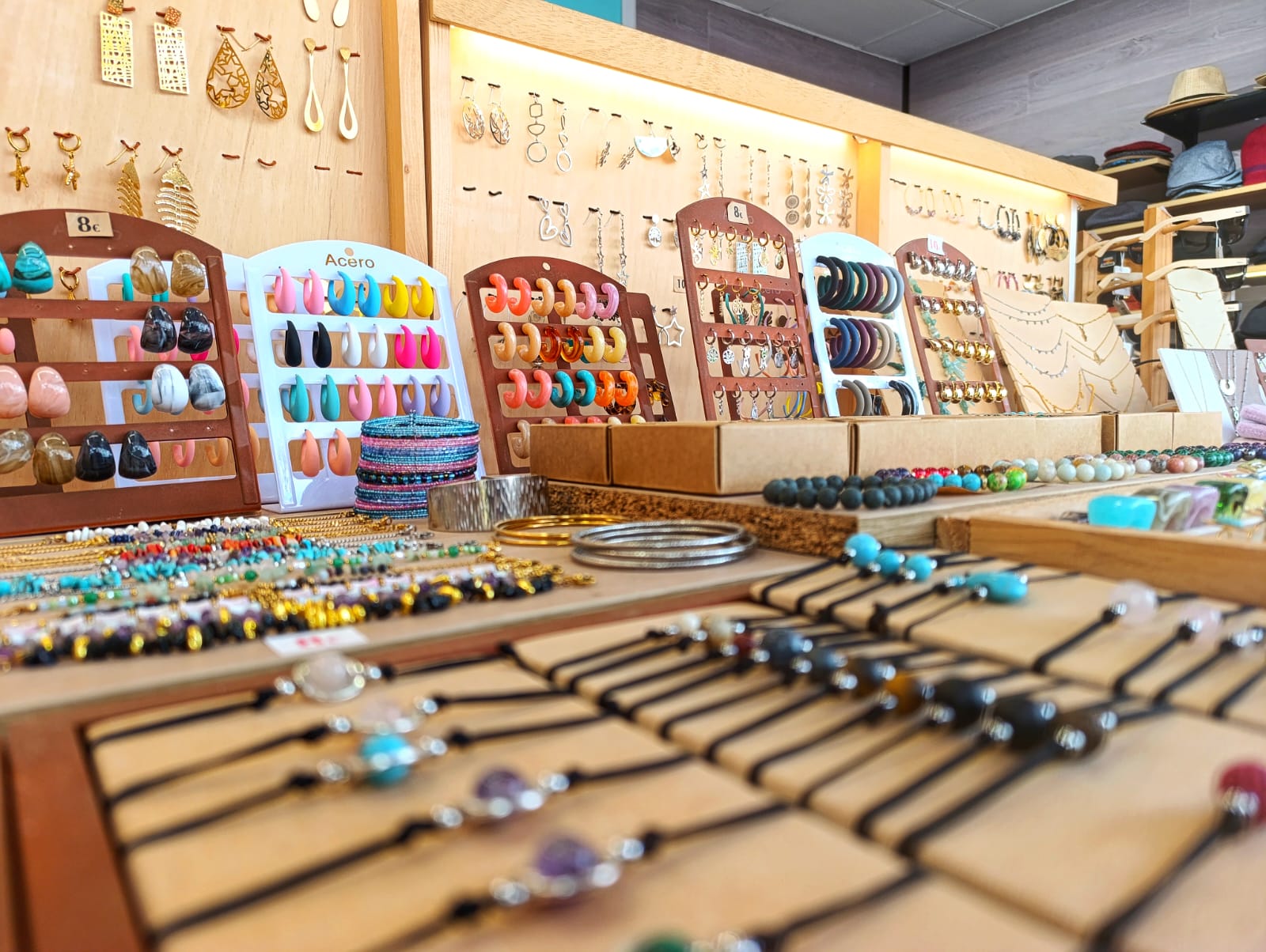 Pulsera de chakras con piedra volcánica