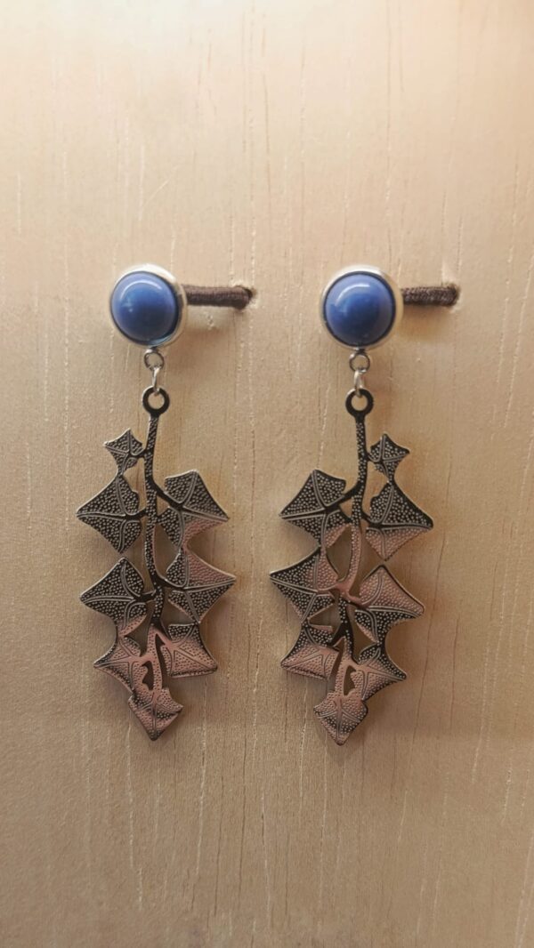pendientes-hojas-caladas-piedra-azul-katxu Pendientes hojas caladas con piedra azul de acero inoxidable