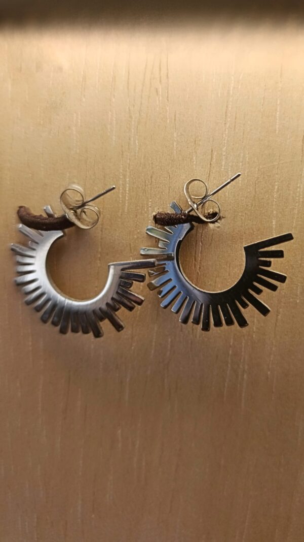 Pendientes sol plateados de acero inoxidable